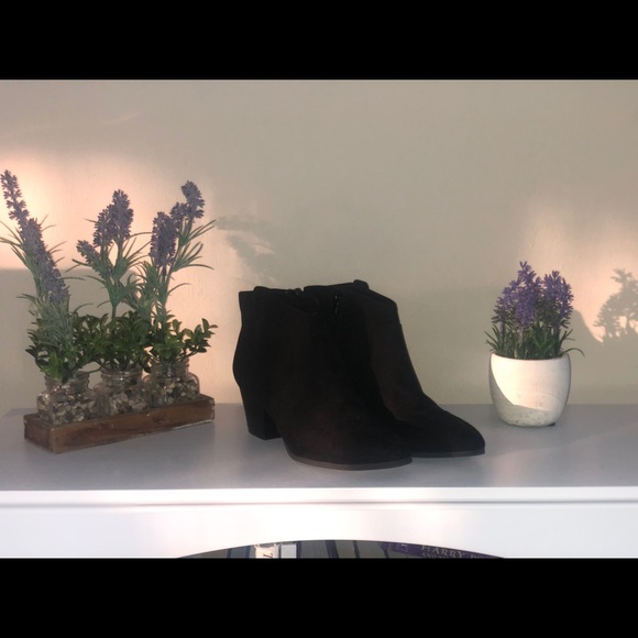 Old Navy Shoes - Black Booties